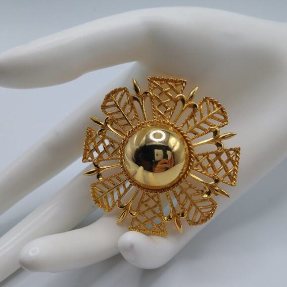 Vintage Gold Tone Flower Brooch, Reflective Center, Filigree Petals, 2 1/8 Inch - Picture 2 of 7